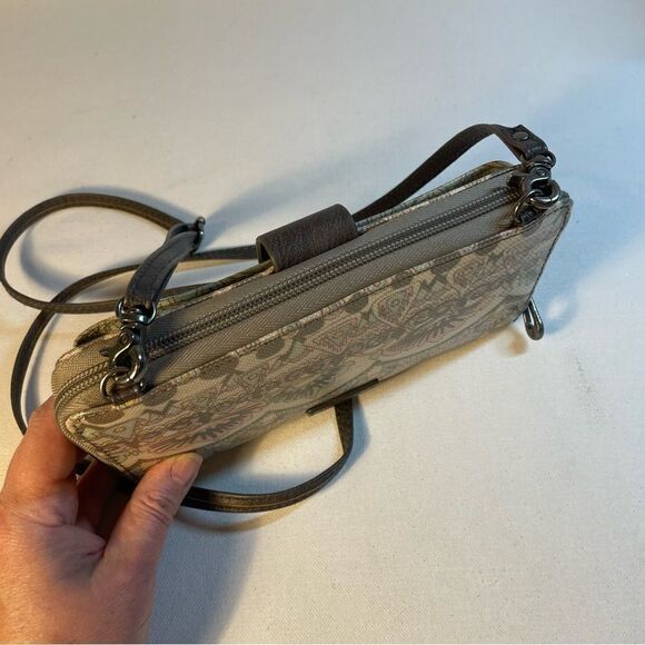 Sakroots smartphone crossbody wallet coated canvas pastel elephant - Picture 4 of 16